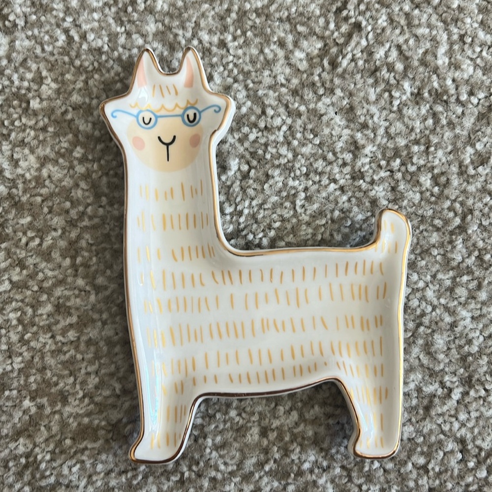 Llama catch all tray